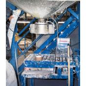 Installation de mélange, dosage et pesage pour produits pâteux sur plateforme