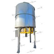 Silo avec agitateur et vis d'extraction produit env. 9000 Litres